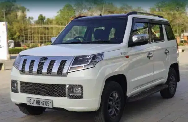 Mahindra TUV300 T10 2018