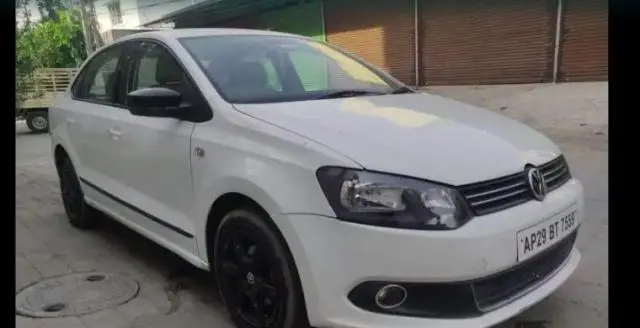 Volkswagen Vento 1.6L Highline 2013