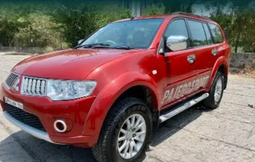 Mitsubishi Pajero Sport 2.5 MT 2015