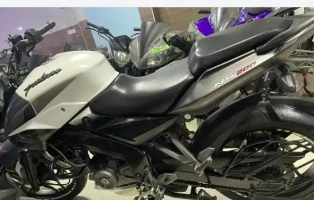 Bajaj Pulsar NS200 2017
