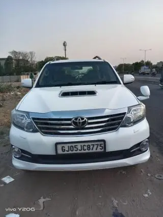 Toyota Fortuner 2.7 4x2 MT 2013