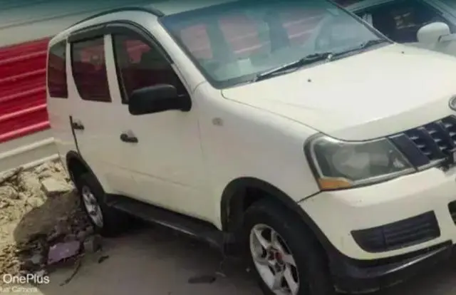 Mahindra Xylo Base 2012