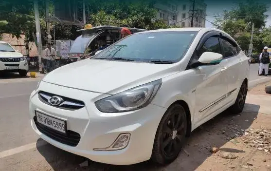 Hyundai Verna 1.6 VTVT S 2012