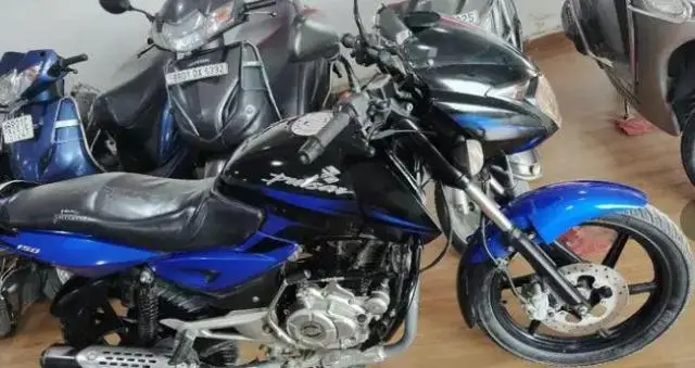 Bajaj Pulsar 150cc 2015