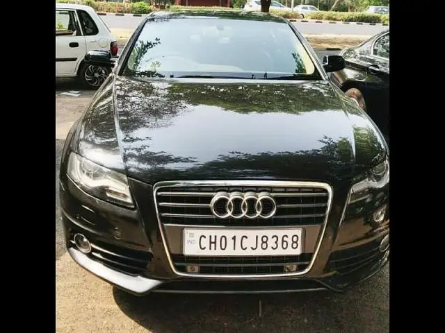 Audi A4 2.0 TDI S line 2012