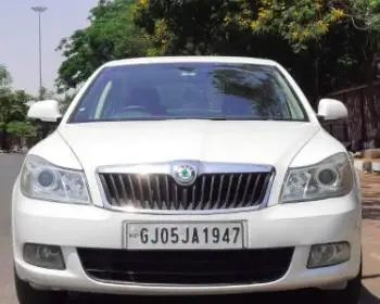 Skoda Laura ELEGANCE 2.0 TDI CR MT 2012