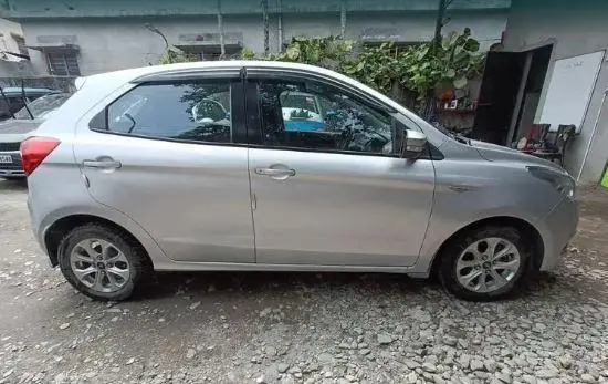 Ford Figo 1.2P TITANIUM MT 2016