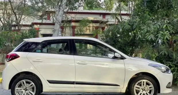 Hyundai Elite i20 SPORTZ Opt 1.4 2017