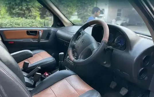 Tata Safari 4X2 VX DICOR BS IV 2011