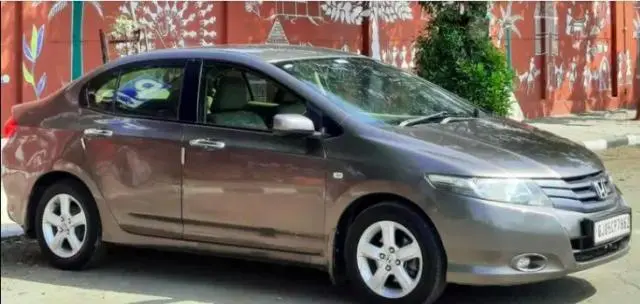 Honda City V i-VTEC 2010 