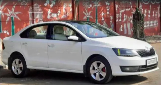 Skoda Rapid 1.5 TDI STYLE MT 2017