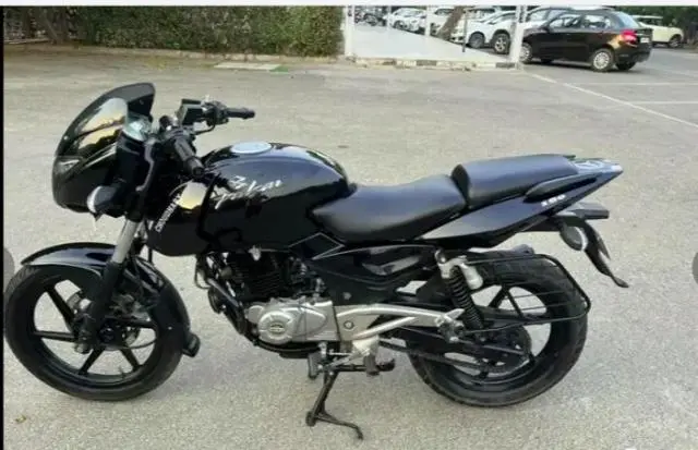 Bajaj Pulsar 180cc 2014