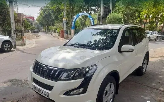 Mahindra XUV500 W6 4X2 2016