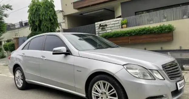 Mercedes-Benz E-Class 220 CDI AT 2011