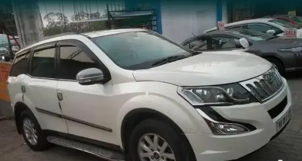 Mahindra XUV500 W10 AT 2016