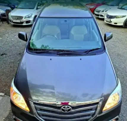 Toyota Innova 2.5 GX 7 STR BS IV 2014