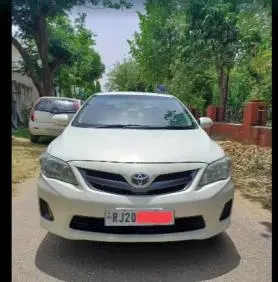 Toyota Corolla Altis D-4D G 2013