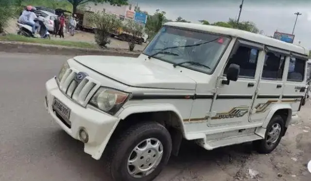 Mahindra Bolero SLX 2011