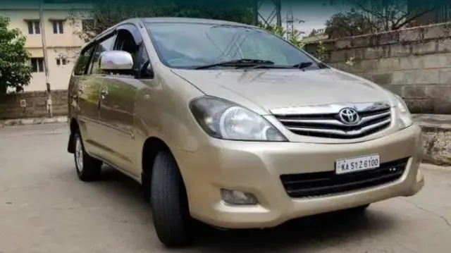 Toyota Innova 2.0 VX 8 STR 2010