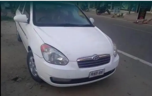 Hyundai Verna VGT CRDI SX 1.5 2010