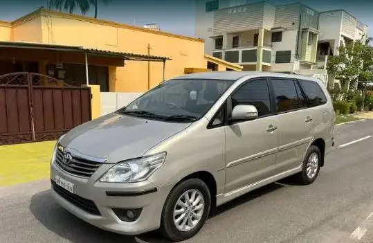 Toyota Innova 2.5 V 8 STR 2012