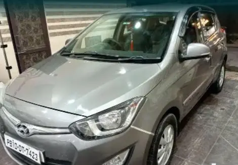 Hyundai i20 Sportz 1.4 CRDi 2012