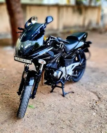 Bajaj Pulsar 220cc 2016