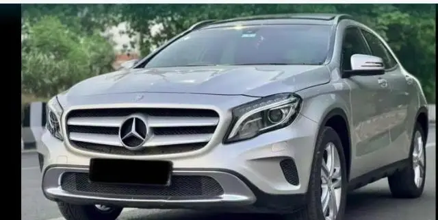 Mercedes-Benz GLA 200 Sport 2015