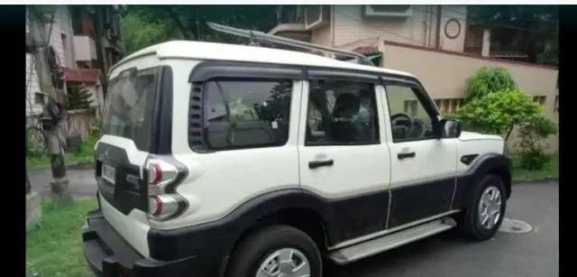 Mahindra Scorpio S4 Plus 2015