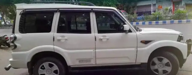 Mahindra Scorpio S6 Plus 2017