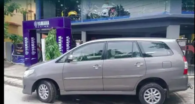 Toyota Innova 2.5 V 8 STR 2013