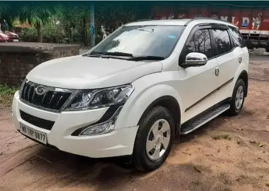 Mahindra XUV500 W6 2016