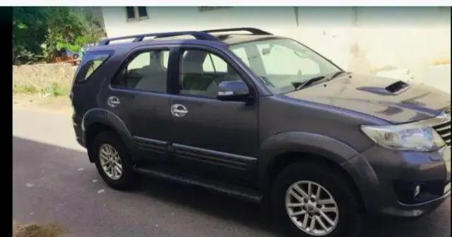 Toyota Fortuner 3.0 4x2 MT 2012