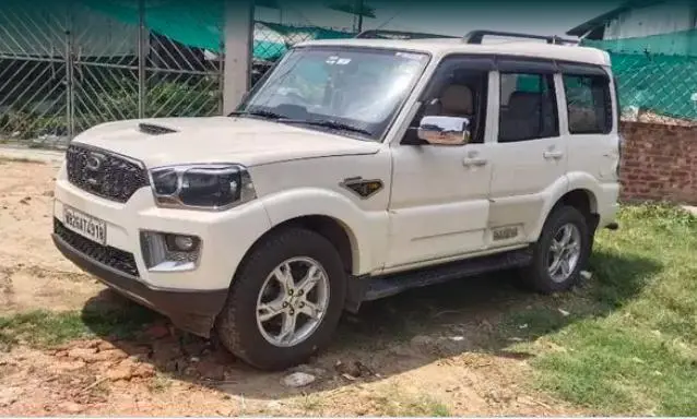 Mahindra Scorpio S8 Intelli-Hybrid 2017