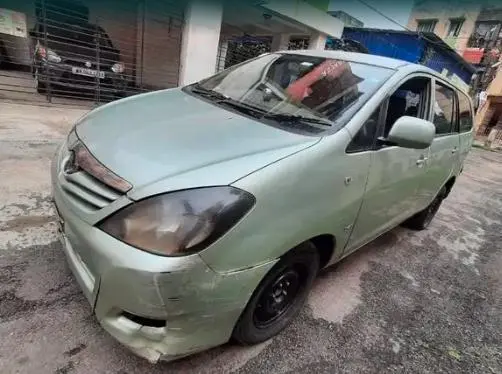 Toyota Innova 2.5 G 8 STR BS III 2007