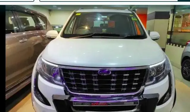 Mahindra XUV500 W11 (O) 2020
