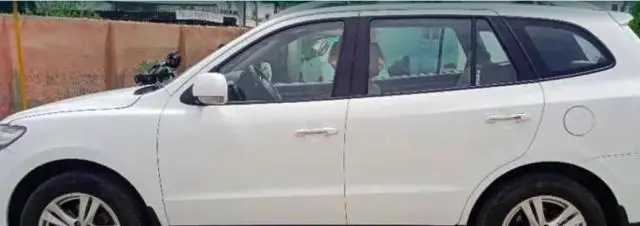 Hyundai Santa Fe 2WD MT 2013