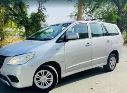 Toyota Innova 2.5 GX 7 STR BS III 2014