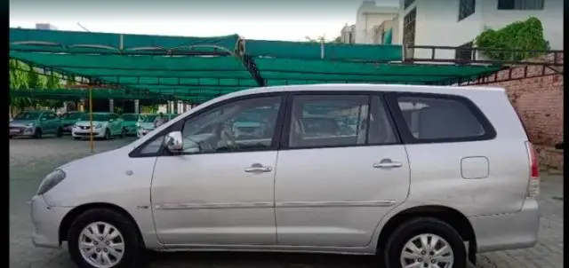 Toyota Innova 2.5 V 8 STR 2009