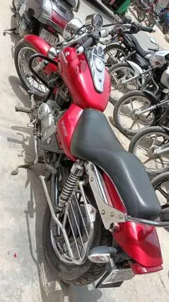 Bajaj Avenger 220cc 2014