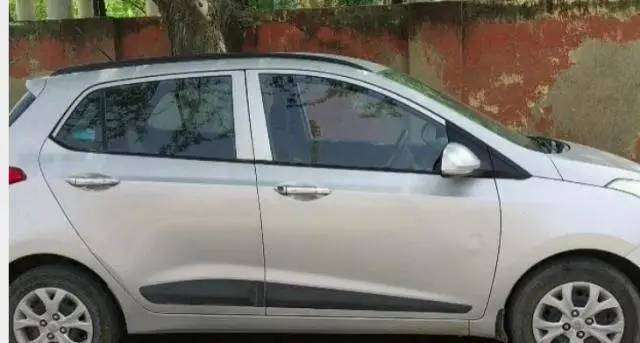 Hyundai Grand i10 Sportz CRDi 2015