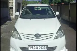 Toyota Innova 2.5 G 7 STR BS IV 2010