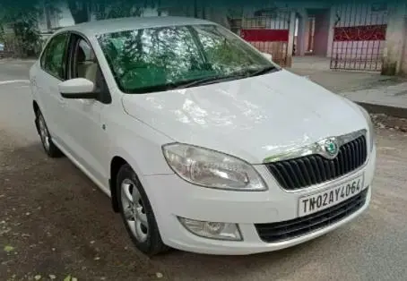 Skoda Rapid 1.6 MPI AMBITION 2013