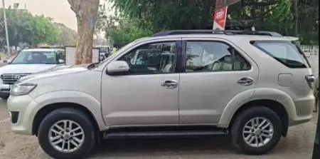Toyota Fortuner 2.8 4x2 AT 2012