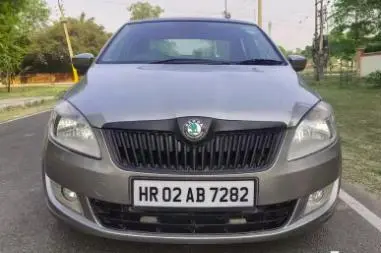 Skoda Rapid ELEGANCE 1.6 TDI MT 2013