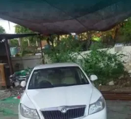 Skoda Laura AMBIENTE 2.0 TDI CR MT 2013