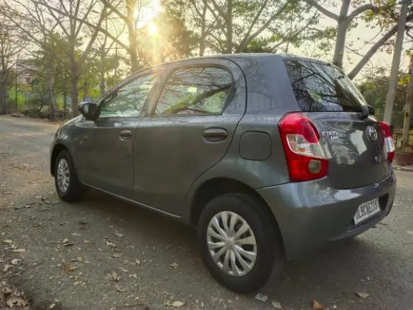 Toyota Etios Liva v 2015