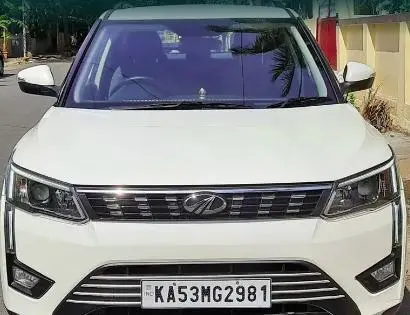 Mahindra XUV300 W8 Diesel 2019