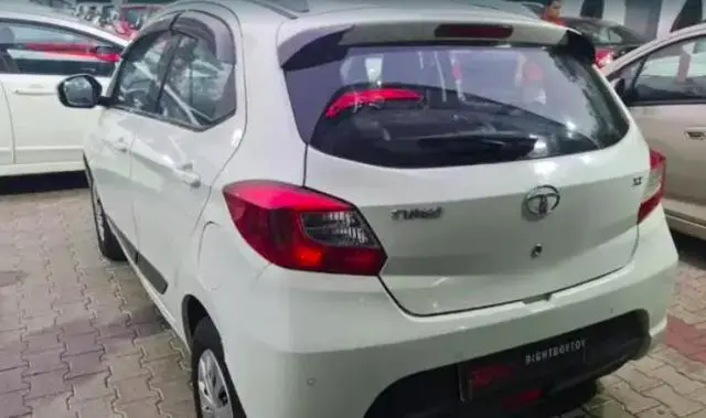 Tata Tiago Revotron XZ 2017