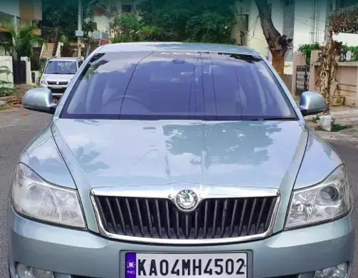 Skoda Laura AMBITION 2.0 TDI CR MT 2010